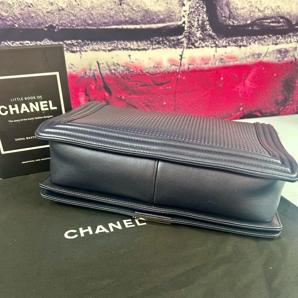 Chanel Le boy Maxi Blue and Red with Gold Chain - Picture 8 of 13